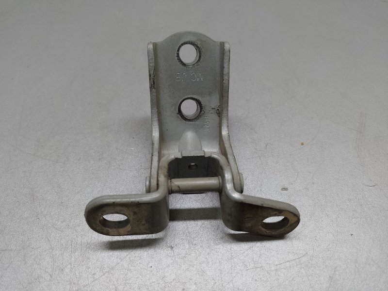 Петля двери нижняя передняя правая ACCENT MC 06-10 2009 1.6 G4ED Петля двери нижняя передняя правая ACCENT MC 06-10 2009 1.6 G4ED