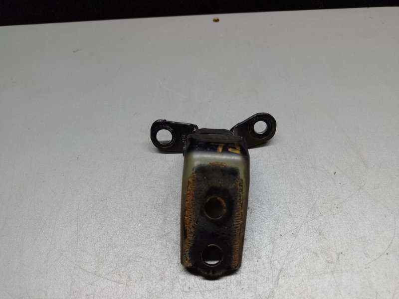 Петля двери нижняя передняя левая ACURA TLX 14-17 2016 2.4 K24W7 67460-TZ3-A02ZZ Б/У