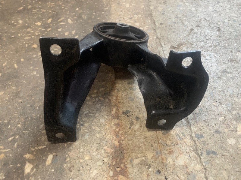 Подушка двигателя LANCER IX 9 03-07 Подушка двигателя LANCER IX 9 03-07