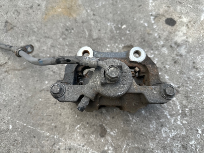 Суппорт тормозной задний левый MDX (YD3) 13-21 2013 3.5 J35Y5 Суппорт тормозной задний левый MDX (YD3) 13-21 2013 3.5 J35Y5