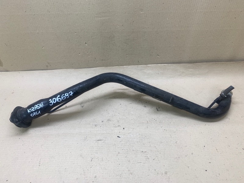 Горловина топливного бака передняя правая SUZUKI KIZASHI 09-14 2011 J24B 89201-57L30 Б/У