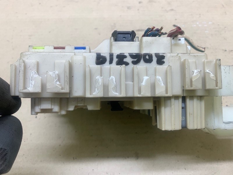 Блок предохранителей салон KIZASHI 09-14 2011 J24B