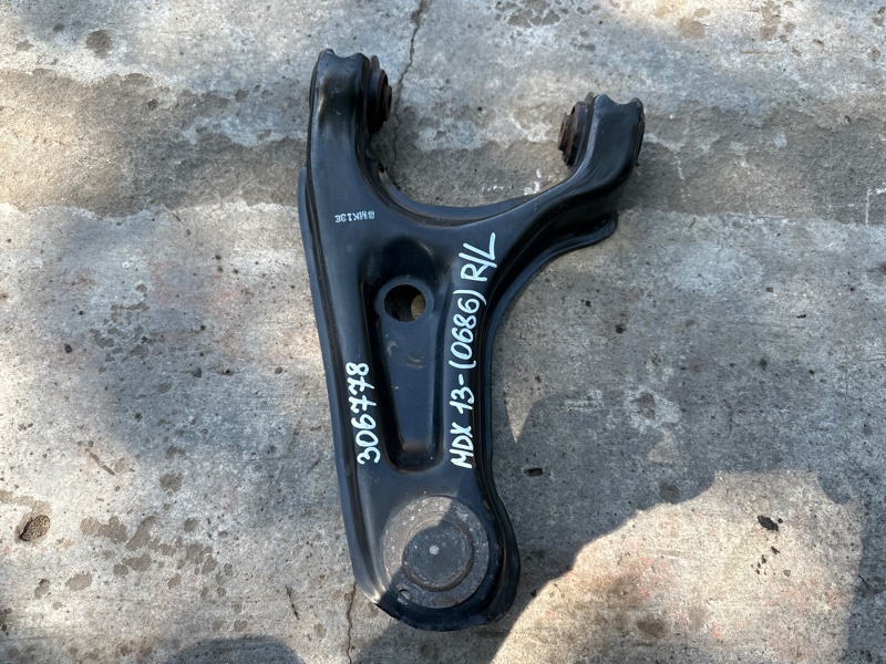 Рычаг задней подвески поперечный верхний левый ACURA MDX (YD3) 13-21 2018 3.5 J35Y5 52520-TZ5-A00 Б/У