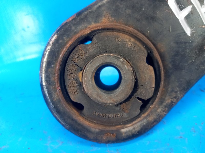 Рычаг передней подвески нижний правый CALIBER 06-11 2006 2.0 ECN