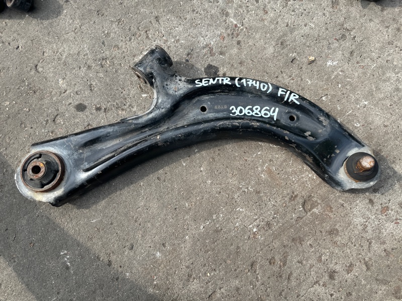 Запчасть рычаг передней подвески нижний правый NISSAN SENTRA B17 12-21 2018 1.8 MRA8DE 54500-3SH2D Б/У Рычаг передней подвески нижний правый NISSAN SENTRA B17 12-21 2018 1.8 MRA8DE 54500-3SH2D Б/У