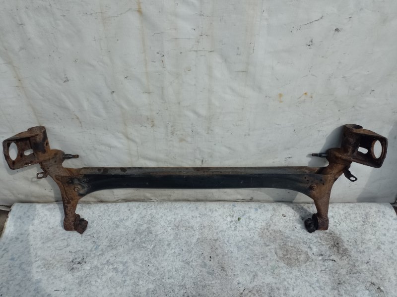 Балка задней подвески TOYOTA MATRIX 02-08 2002 ZZE132 1.8L 1ZZ-FE 42101-01010 Б/У