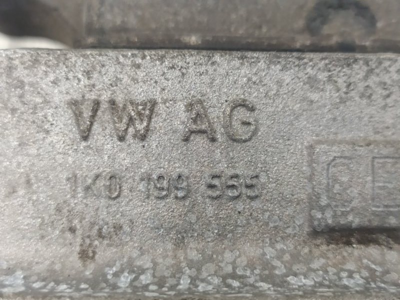 Подушка АКПП левая JETTA USA 10-17 2011 2.5