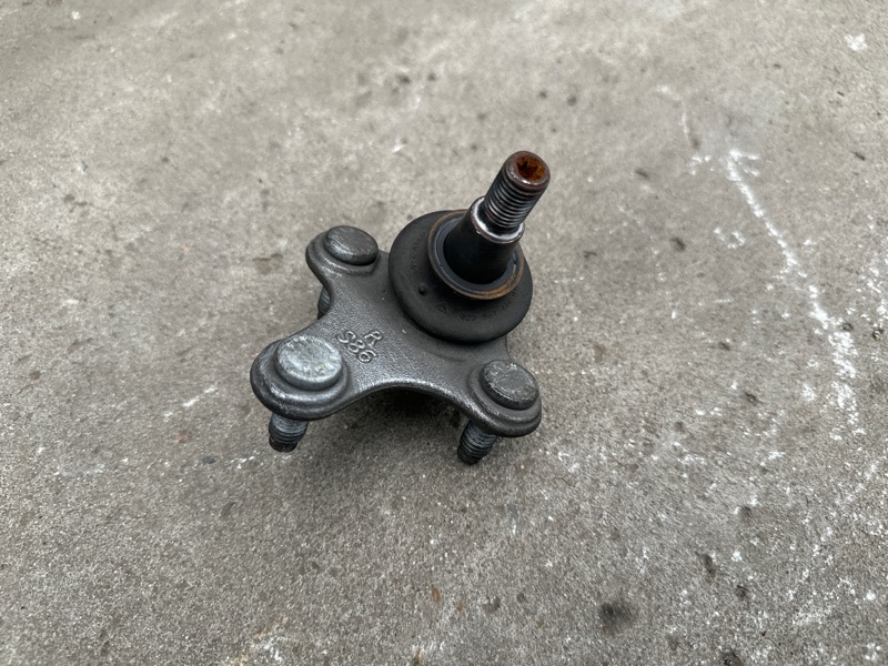 Шаровая опора передняя правая JETTA USA 18- 2020 DJXA 1.4