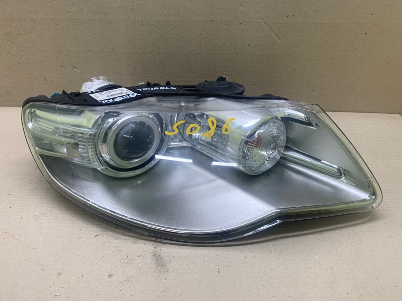 Фара правая VOLKSWAGEN TOUAREG 02-10 2007 BHK 3.6 7L6 941 040 E Б/У