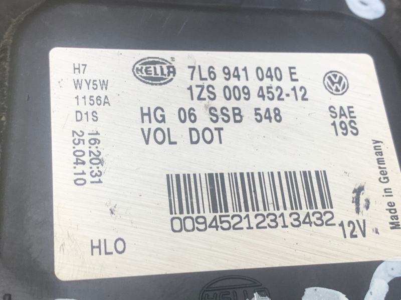 Фара правая TOUAREG 02-10 2007 BHK 3.6