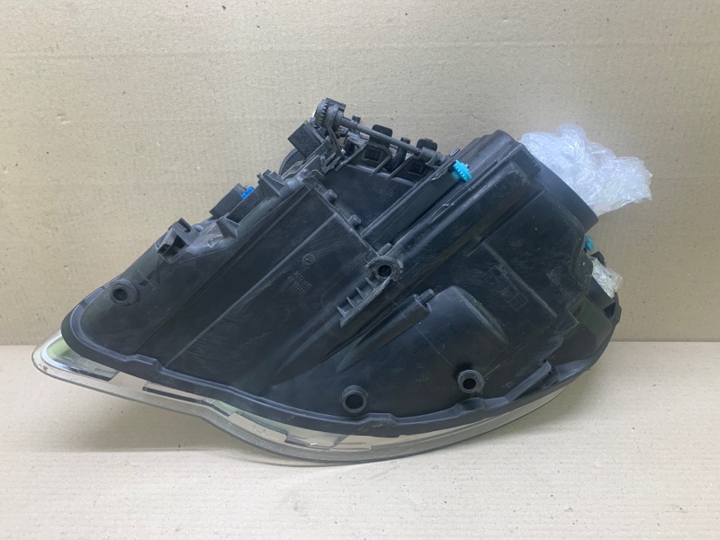 Фара правая TOUAREG 02-10 2007 BHK 3.6