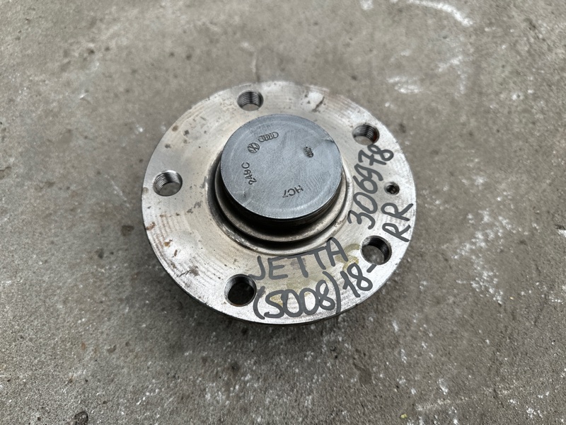 Ступица задняя VOLKSWAGEN JETTA USA 18- 2020 DJXA 1.4 5QM 501 611 Б/У