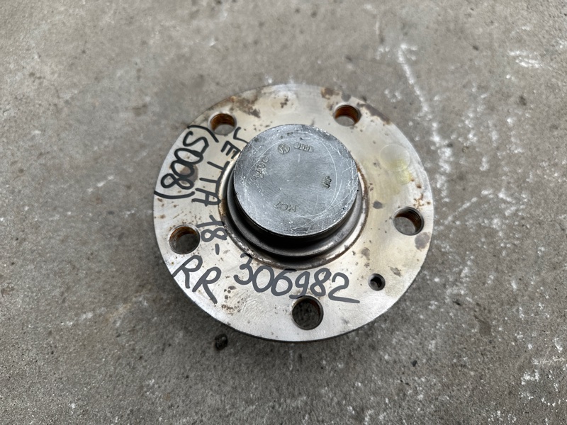 Ступица задняя VOLKSWAGEN JETTA USA 18- 2020 DJXA 1.4 5QM 501 611 Б/У