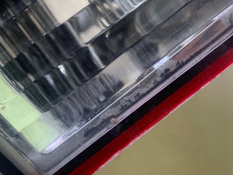 Фонарь внутренний левый VOLKSWAGEN TOUAREG 02-10 BHK 3.6 Фонарь внутренний левый VOLKSWAGEN TOUAREG 02-10 BHK 3.6