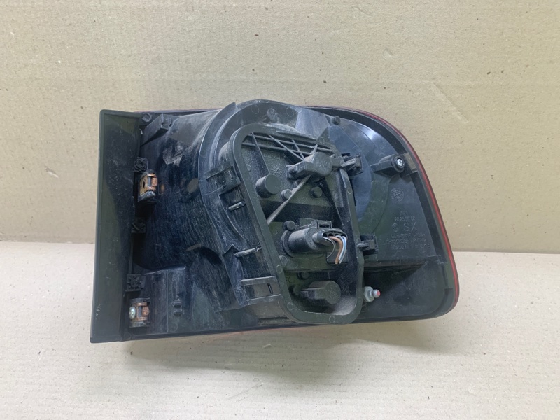 Фонарь наружный левый VOLKSWAGEN TOUAREG 02-10 BHK 3.6