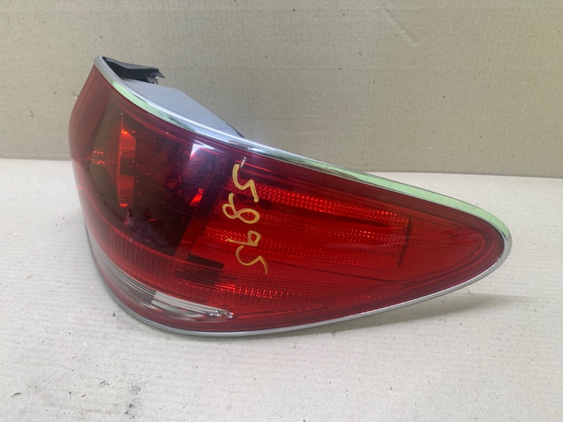 Фонарь наружный правый ES300 ES330 01-06 2005 3.3 3MZFE