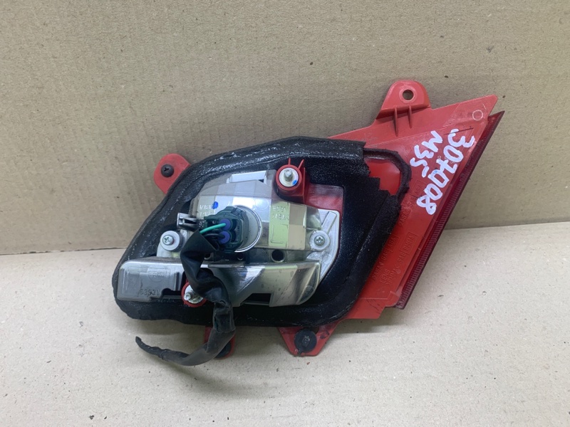 Фонарь внутренний левый M35/M45 04-10 2008 3.5 VQ35HR