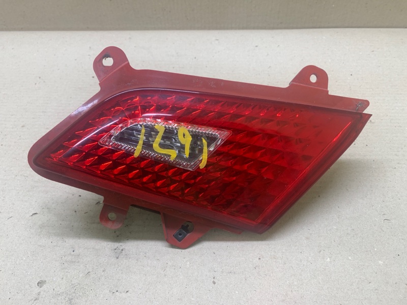 Фонарь внутренний правый INFINITI M35/M45 04-10 2008 3.5 VQ35HR 26550-EJ75A Б/У