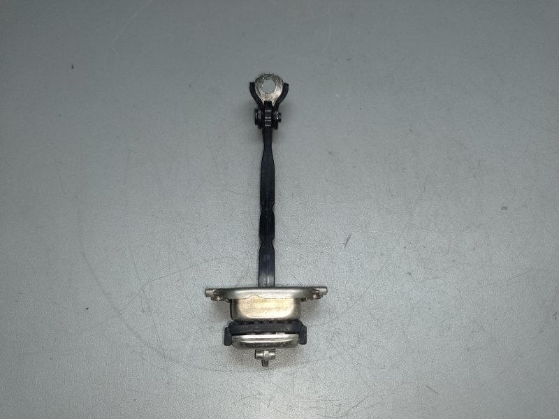 Ограничитель двери передний левый TLX 14-17 2016 2.4 K24W7