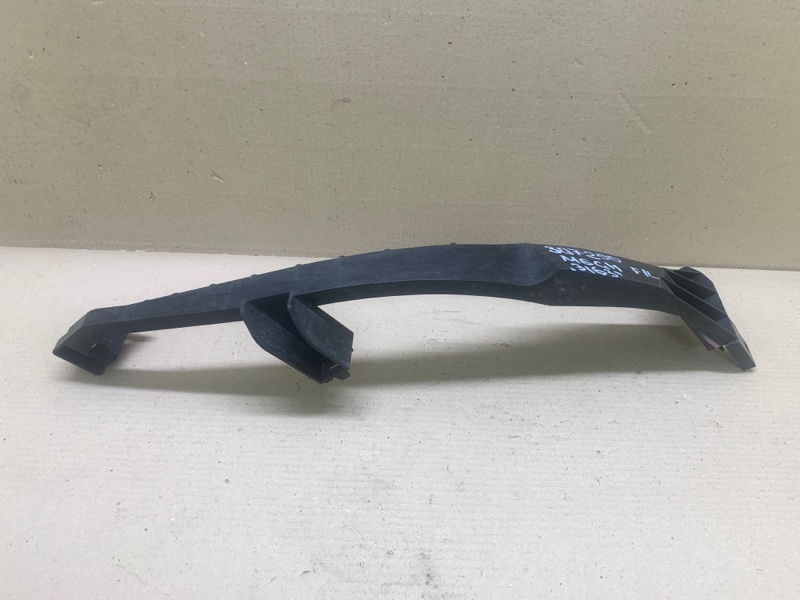 Кронштейн крепления фары левый 6 GH 07-12 2008 2.5 L (L5-VE)