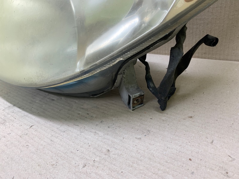 Фара левая MATRIX 02-08 2002 ZZE132 1.8L 1ZZ-FE Фара левая MATRIX 02-08 2002 ZZE132 1.8L 1ZZ-FE