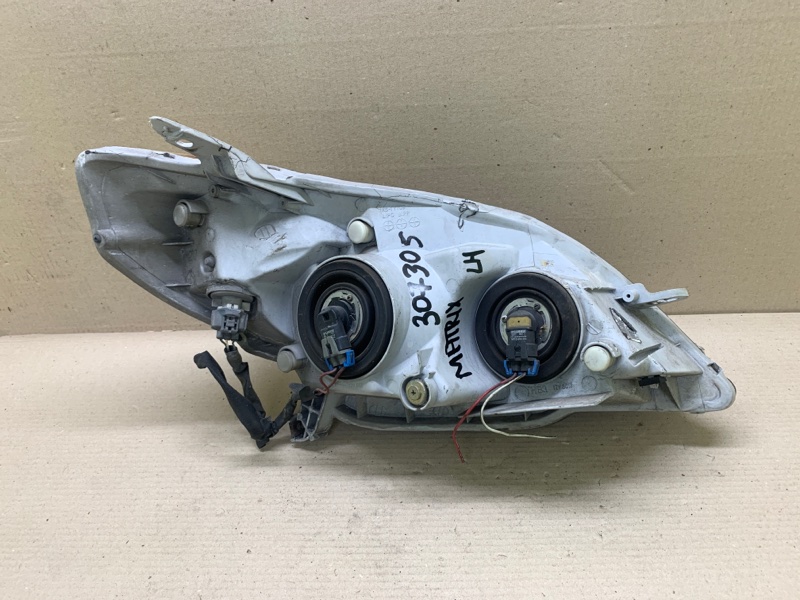 Фара левая MATRIX 02-08 2002 ZZE132 1.8L 1ZZ-FE Фара левая MATRIX 02-08 2002 ZZE132 1.8L 1ZZ-FE