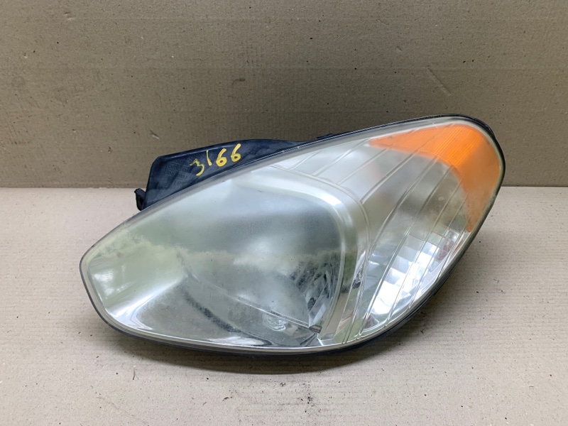 Фара левая HYUNDAI ACCENT MC 06-10 2009 1.6 G4ED 92101-1E011 Б/У