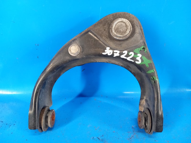 Рычаг передней подвески верхний правый MAZDA 6 GH 07-12 2009 2.5 L (L5-VE) GS3L-34-200B Б/У