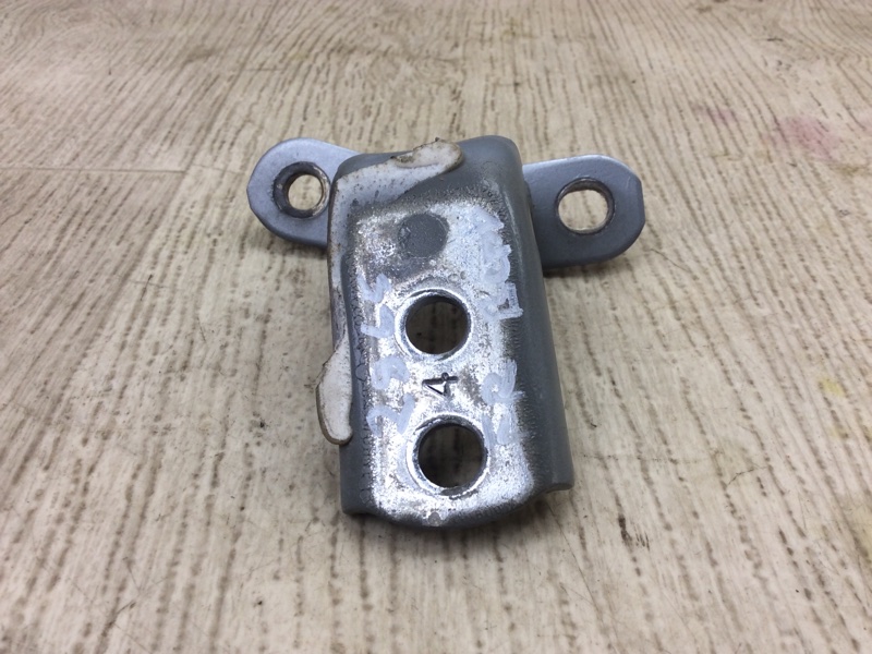 Петля двери верхняя передняя правая TOYOTA CAMRY 40 06-11 2007 ACV40 2.4 2AZFE 68710-02020 Б/У