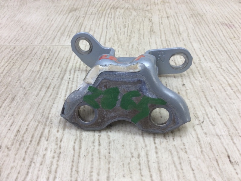 Петля двери верхняя задняя правая TOYOTA CAMRY 40 06-11 2007 ACV40 2.4 2AZFE 68750-06010 Б/У