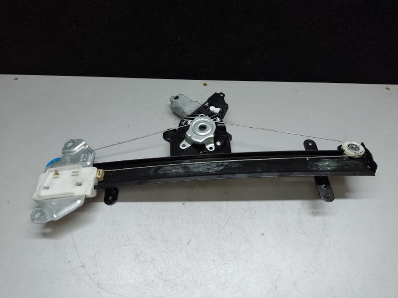 Стеклоподъемник передний правый SENTRA B17 12-21 2018 1.8 MRA8DE