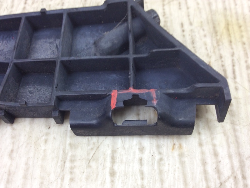 Кронштейн заднего бампера правый VENZA 09-16 2009 3.5 2GR-FE