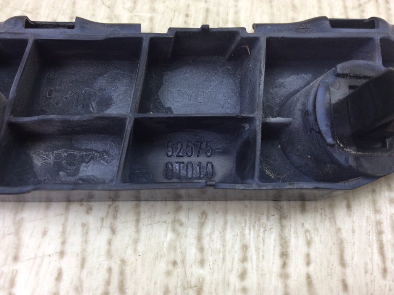 Кронштейн заднего бампера правый VENZA 09-16 2009 3.5 2GR-FE