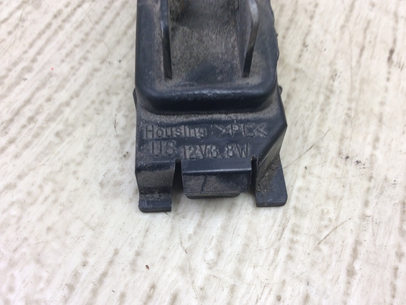 Подсветка номера левая TOYOTA AVALON 05-12 Подсветка номера левая TOYOTA AVALON 05-12