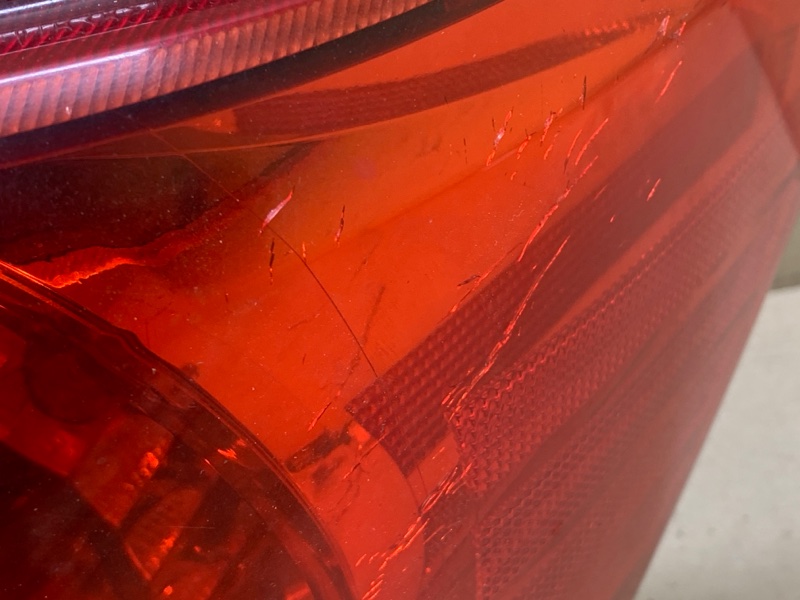 Фонарь наружный правый TOYOTA MATRIX 02-08 ZZE132 1.8L 1ZZ-FE