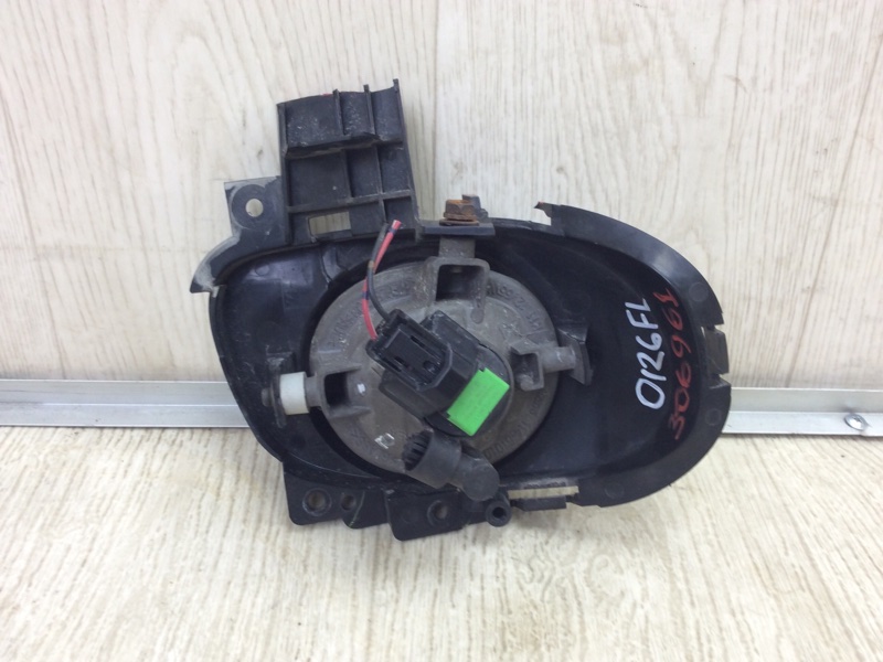 Противотуманная фара передняя левая 3 BK 03-08 2006 BK 2.3 L3 Противотуманная фара передняя левая 3 BK 03-08 2006 BK 2.3 L3