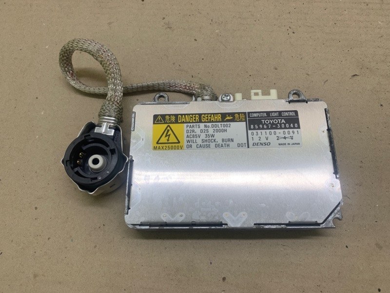 Блок розжига ксенона LEXUS ES300 ES330 01-06 2005 3.3 3MZFE 81107-33570 Б/У