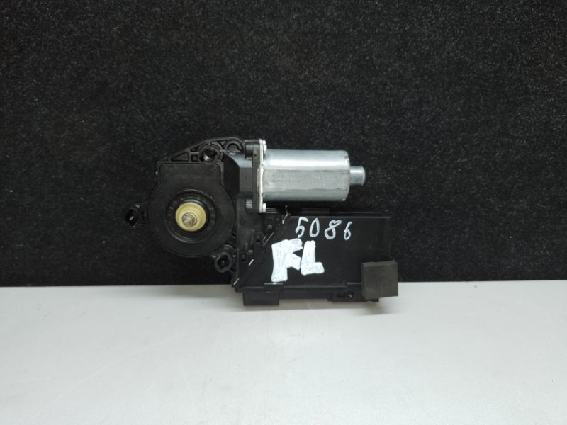 Моторчик стеклоподъемника передний левый VOLKSWAGEN TOUAREG 02-10 2007 BHK 3.6 7L0 959 701 M VIN Б/У