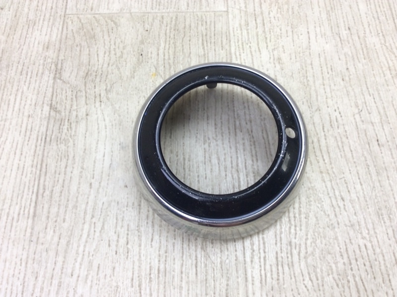 Накладка противотуманной фары передняя левая MITSUBISHI OUTLANDER XL 05-13 8321A289 Б/У