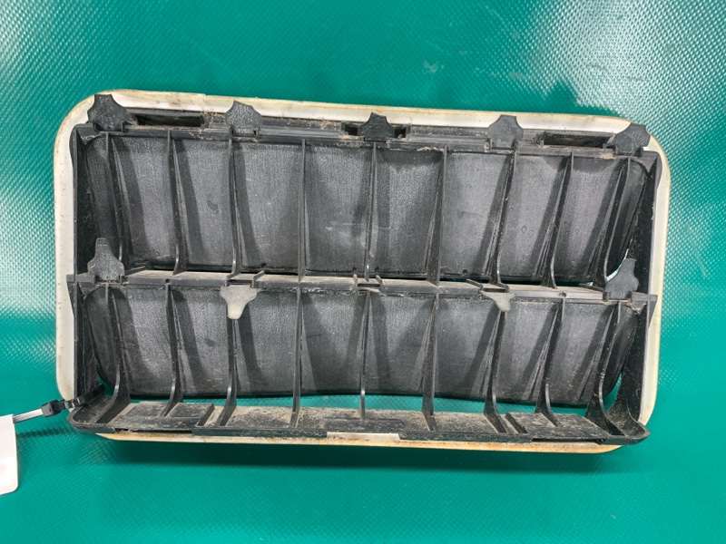 Клапан вентиляции салона правый KIA SEDONA 14-18 YP 3.3 G6DM