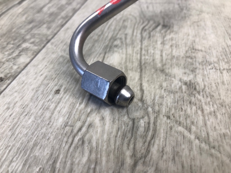 Трубка топливная EVOQUE 2012-2018 2016 2.0 Трубка топливная EVOQUE 2012-2018 2016 2.0