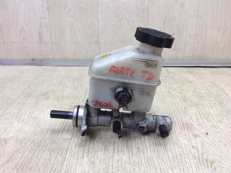 Главный тормозной цилиндр KIA FORTE/CERATO TD 08-13 585101H200 Б/У