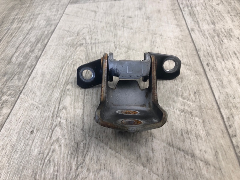 Петля двери верхняя передняя левая MAZDA 3 BK 03-08 BK 2.3 L3