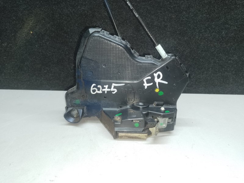 Замок двери передний правый MATRIX 02-08 2002 ZZE132 1.8L 1ZZ-FE