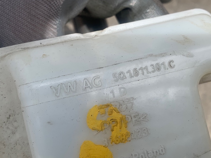 Главный тормозной цилиндр JETTA USA 18- 2020 DJXA 1.4