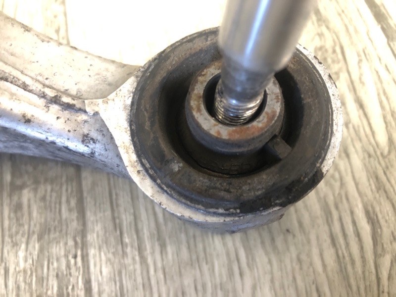 Рычаг задней подвески поперечный верхний правый PATHFINDER R52 12-21 2015 R52 3.5 VQ35DE