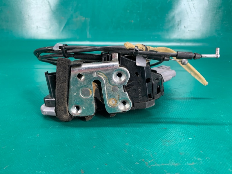 Замок двери задний правый X-TRAIL/ROGUE T32 13-20 T32 2.5 QR25DE