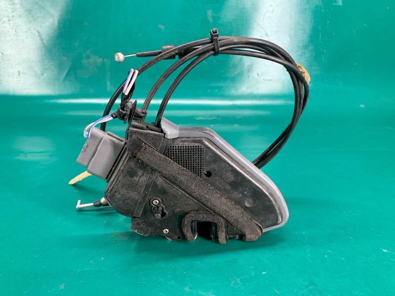 Замок двери задний правый X-TRAIL/ROGUE T32 13-20 T32 2.5 QR25DE