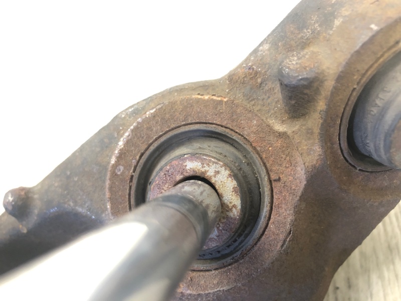 Цапфа задняя левая PATHFINDER R52 12-21 2015 R52 3.5 VQ35DE