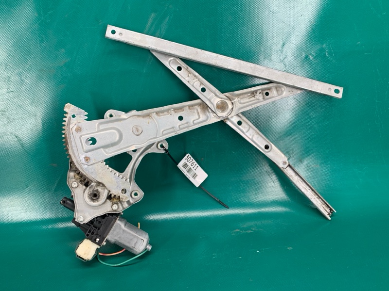 Стеклоподъемник задний правый NISSAN X-TRAIL/ROGUE T32 13-20 T32 2.5 QR25DE 82720-4BA2A Б/У